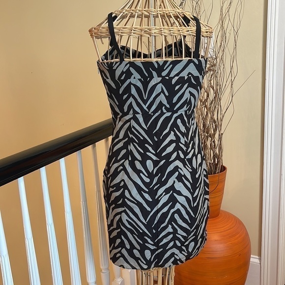 Laila Azahar black and grey dress - Picture 4 of 9